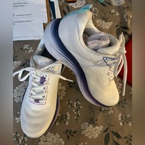 Easy Spirit White Sneakers with Purple Accents. New condition.  Size 6 Medium.